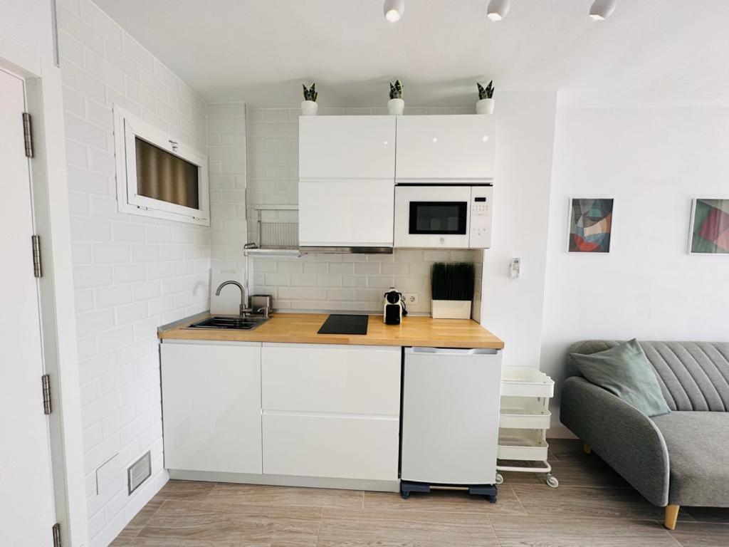 Modern White Studio Benalmadena Exterior photo